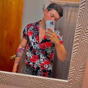 Meet your Posher, Manuel